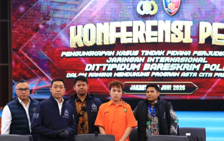 Indonesia Tangkap Zheng Rongjing, Buronan Interpol Beijing Kasus Penipuan Online Global